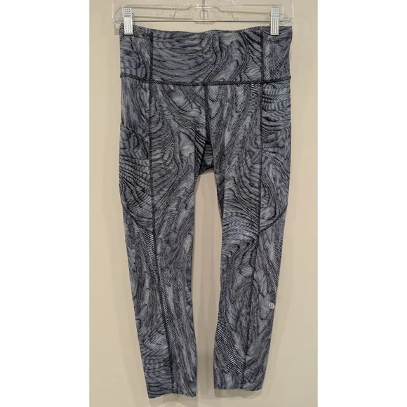 Lululemon Fast And Free High Rise Crop 23" Inseam In Dimensional Icing Size 6 - Picture 8 of 8